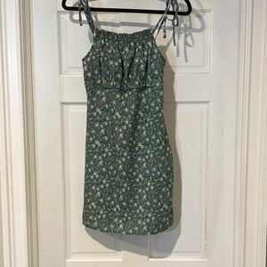 ROMWE Juniors XS Green and White Floral Mini Dress